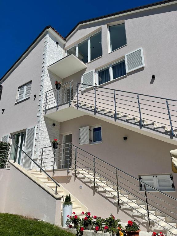 Villa Green Palm - Apartment With Terrace