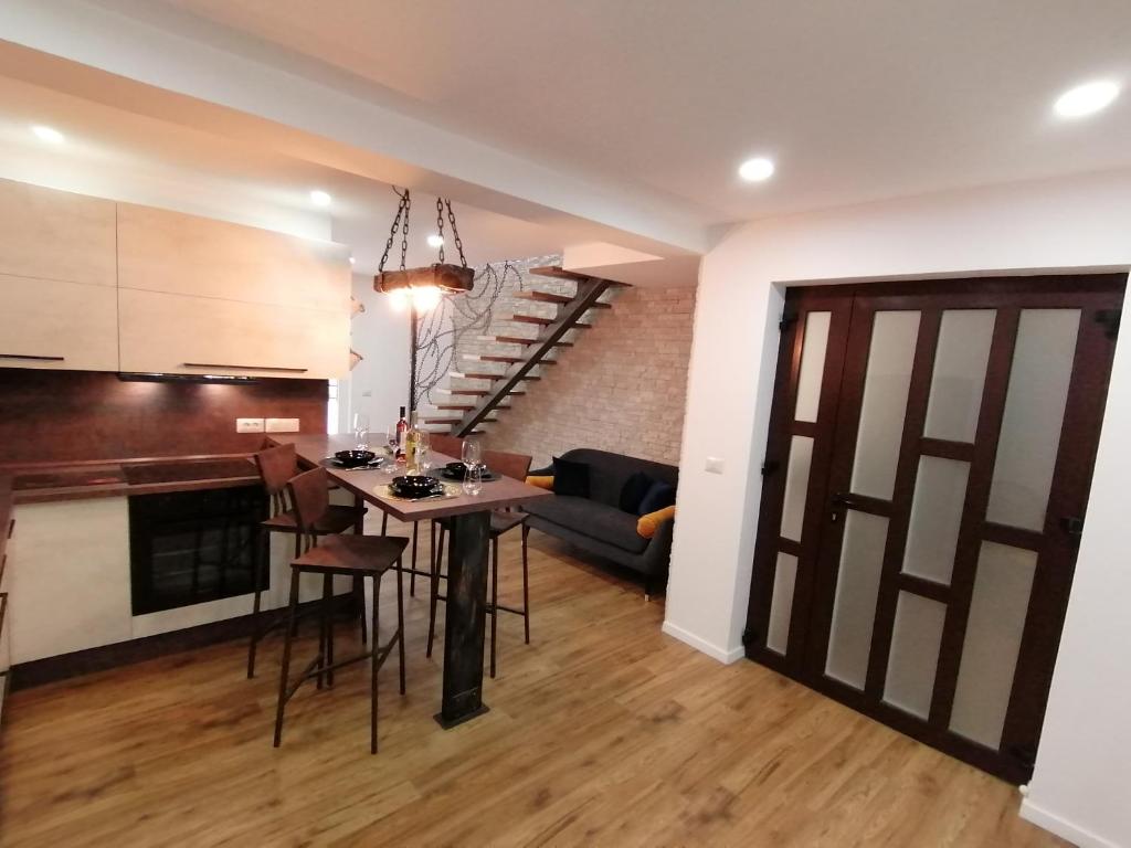 Kuchnia lub aneks kuchenny w obiekcie Apartmani Kiko