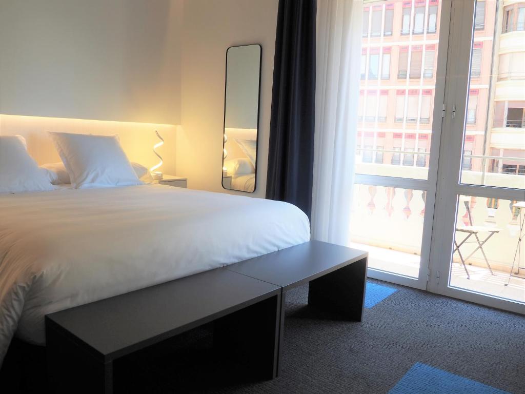 PLAZA VIEW, Valencia – Updated 2023 Prices