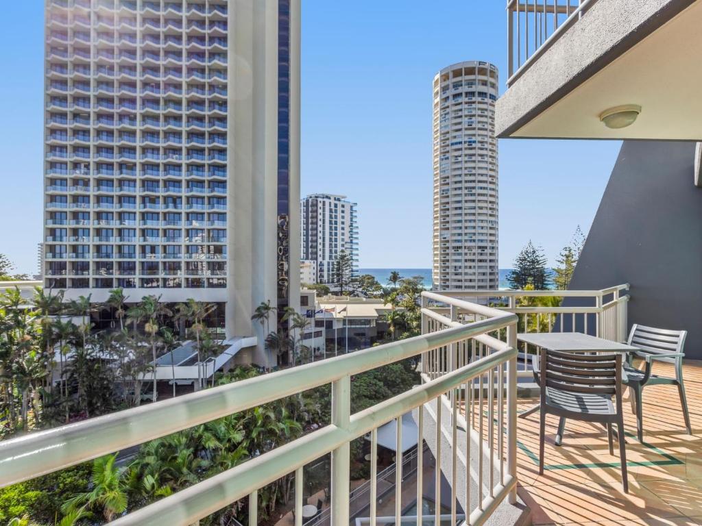 Crown Tower Spacious 1 Bedroom Apartment
