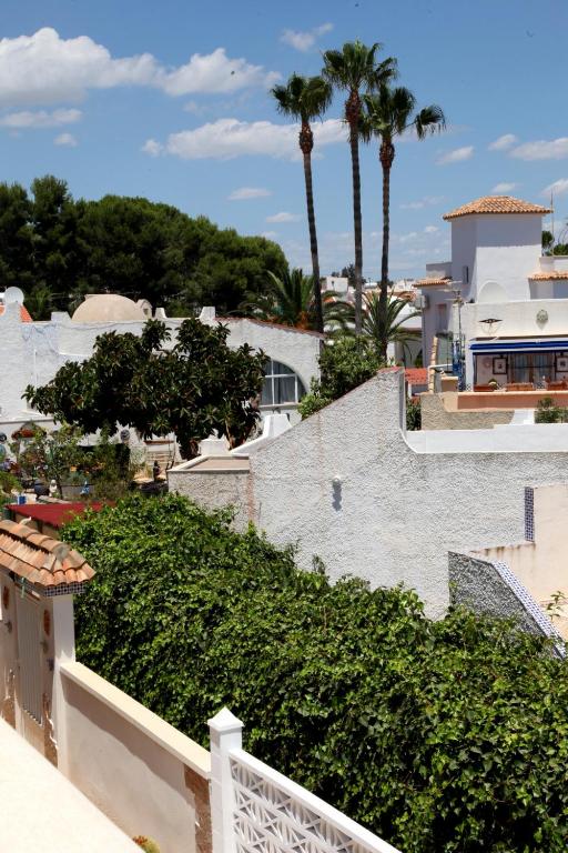 Booking.com: Villa TORRENUEVA , San Miguel de Salinas, España ...
