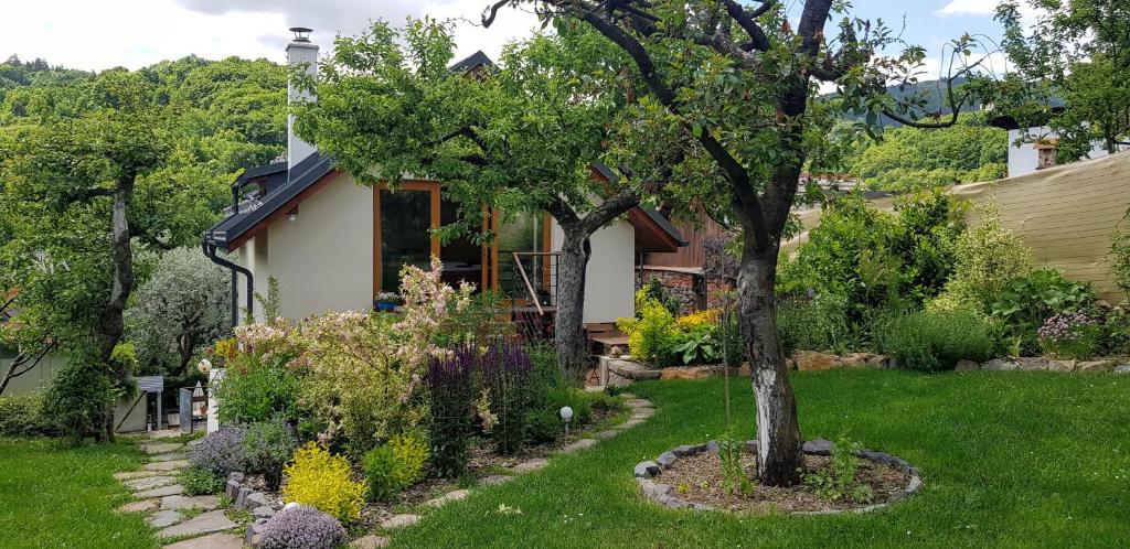 Zahrada ubytování DOMČEK V ZÁHRADE