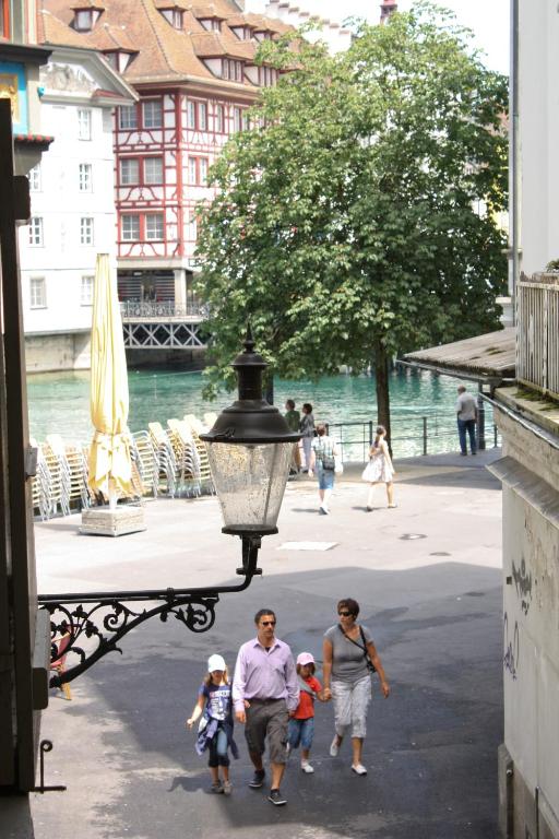 ROESLI Guest House - Resim 26