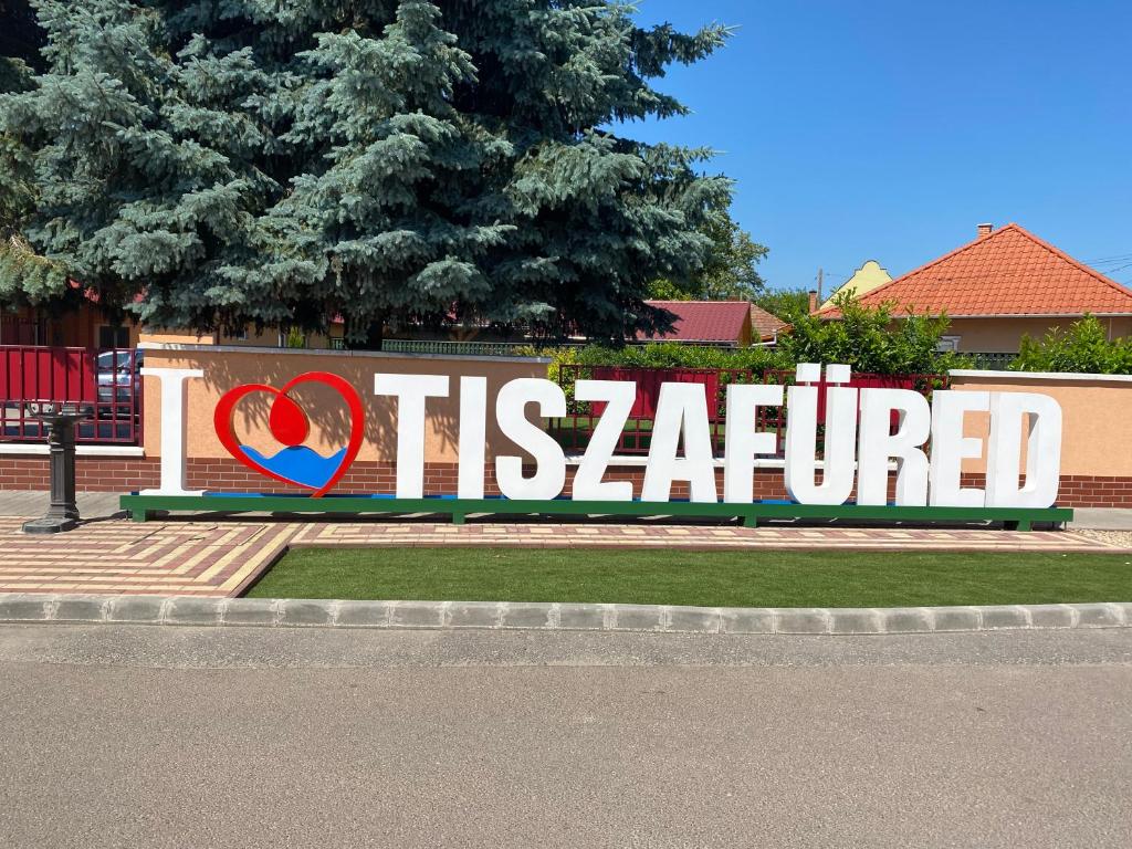 Certyfikat, podpis lub inny dokument wystawiony w obiekcie Tisza-i Apartmanok