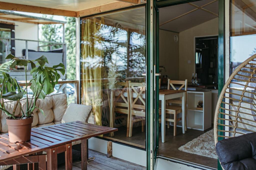Herbals - Tree&Lake houses with bath, sauna, bikes, motorboat - One-Bedroom Cottage