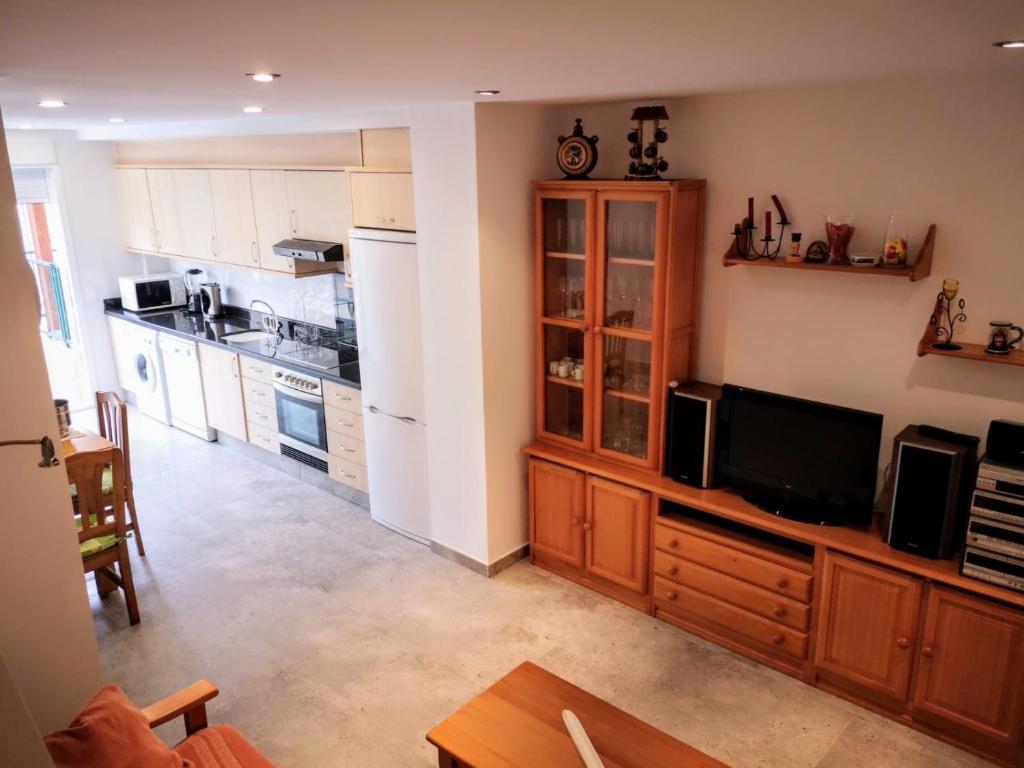 A kitchen or kitchenette at ADOSADO NUEVA OROPESA