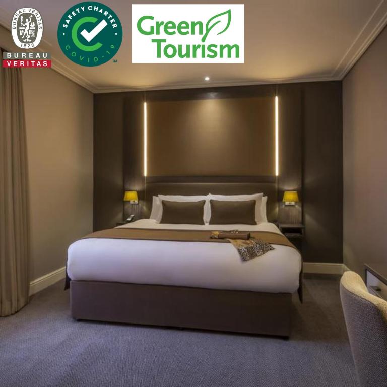 Ένα ή περισσότερα κρεβάτια σε δωμάτιο στο Belvedere Hotel, Dublin City Centre