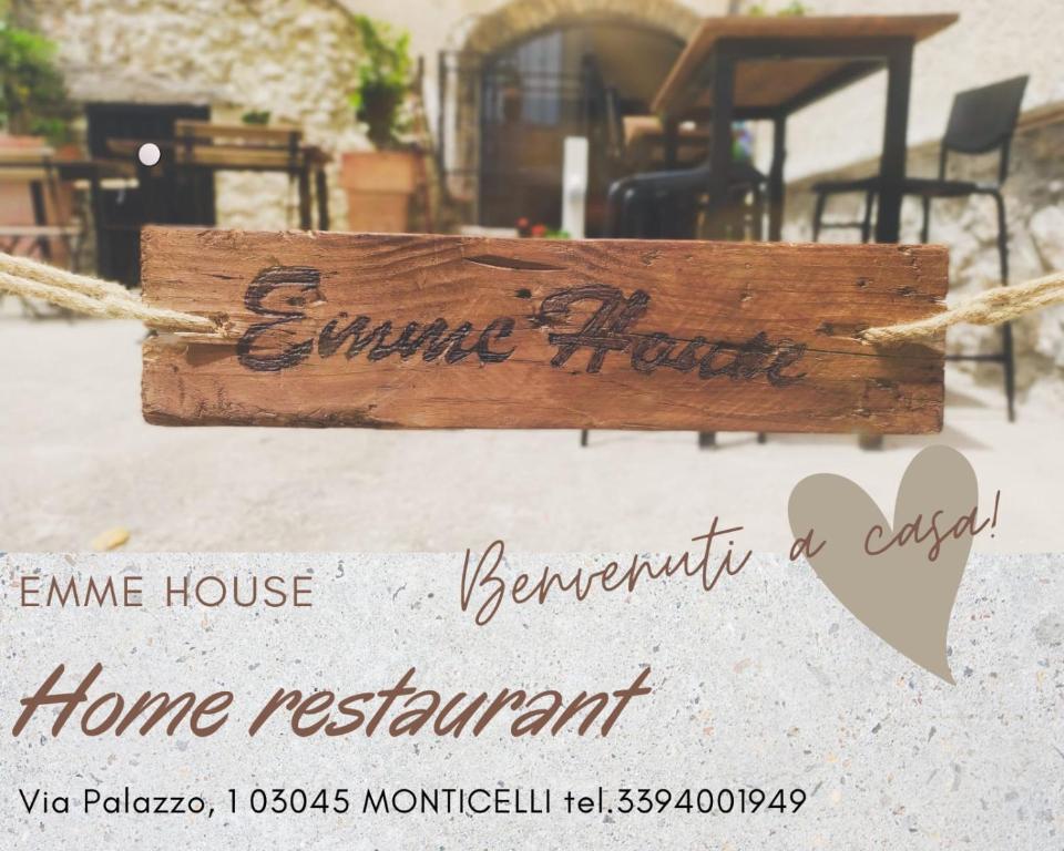 a sign that says summer house home restaurant at Emme House Bed&Breakfast in Pontecorvo