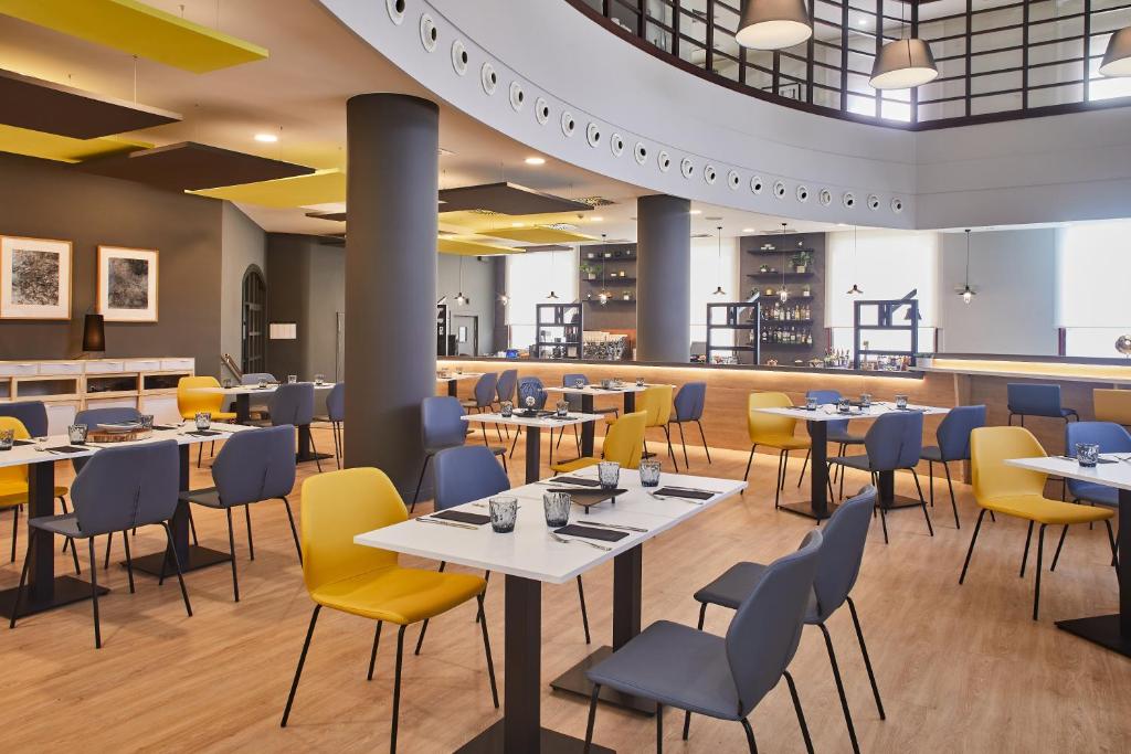 Restaurace v ubytování Hotel Silken Amara Plaza