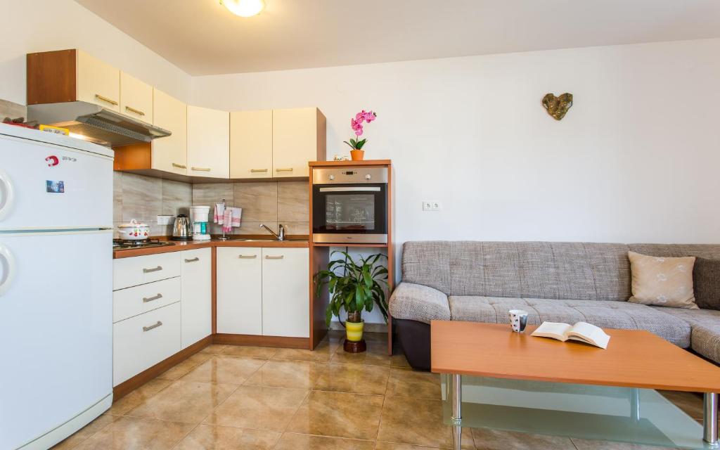 Kuchnia lub aneks kuchenny w obiekcie Apartman Deja