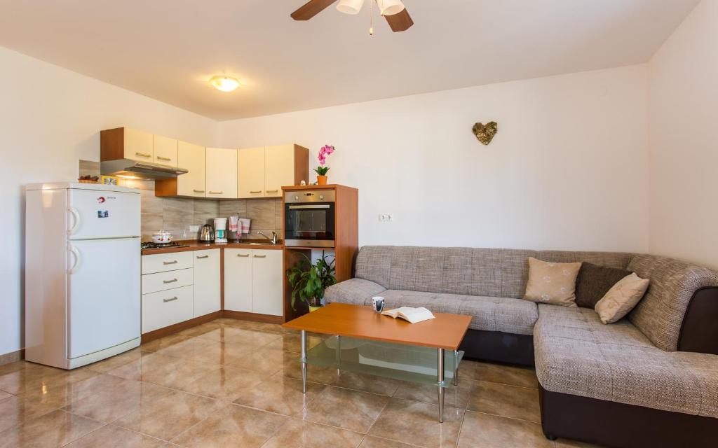 Kuchnia lub aneks kuchenny w obiekcie Apartman Deja