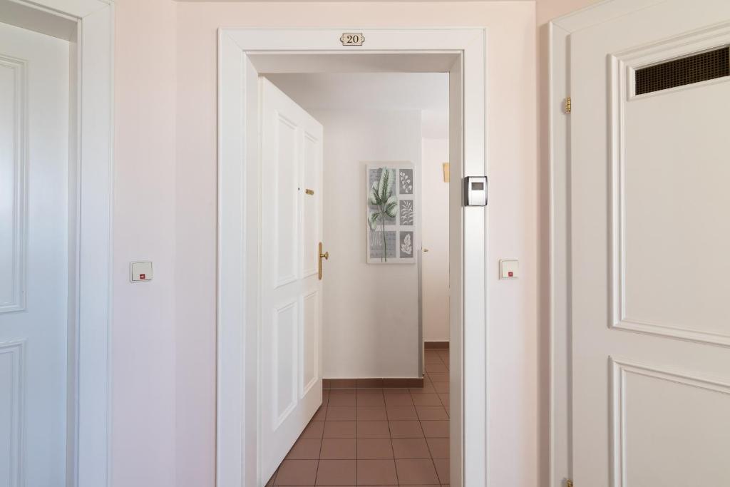 Yeshello Central Station Studio - 13