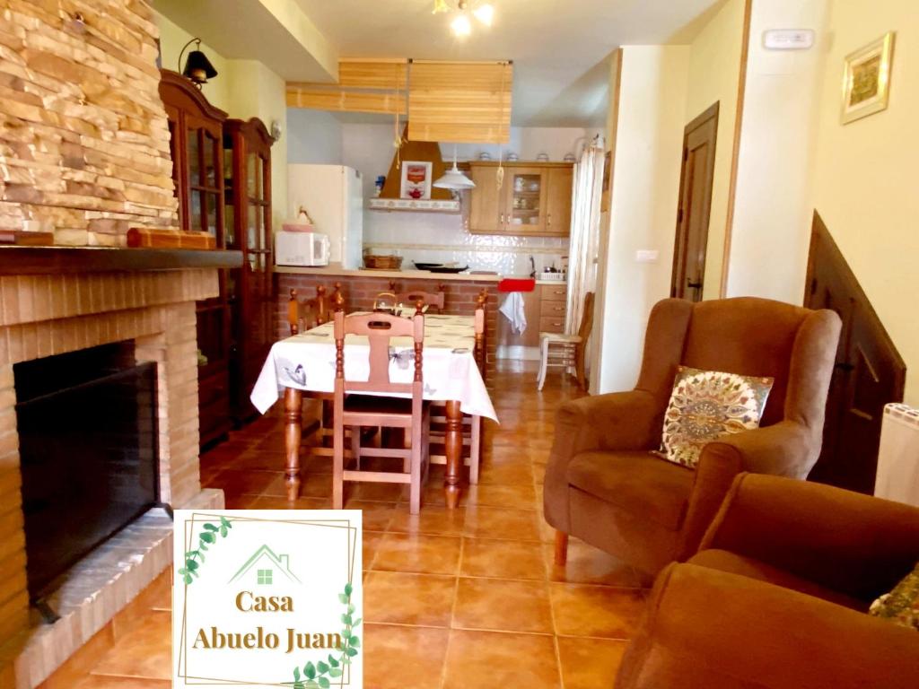 Kuchyňa alebo kuchynka v ubytovaní Casa Abuelo Juan - Benaocaz- 2 dormitorios