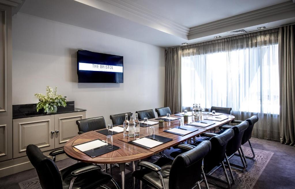 The Bristol Hotel - Resim 37