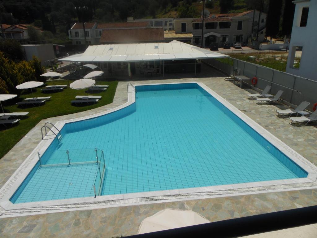 The swimming pool at or close to Katsaros Studios & Apartments