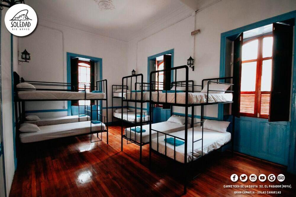 Atlantis Surf Hostel - 10床位混合宿舍间的床位
