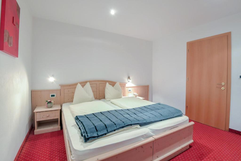 Posteľ alebo postele v izbe v ubytovaní Apartments Christa App B1