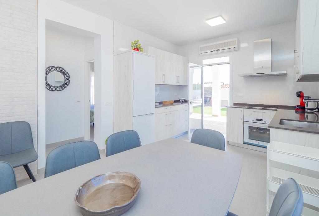 Kuchyňa alebo kuchynka v ubytovaní Cubo's Villa Pilar