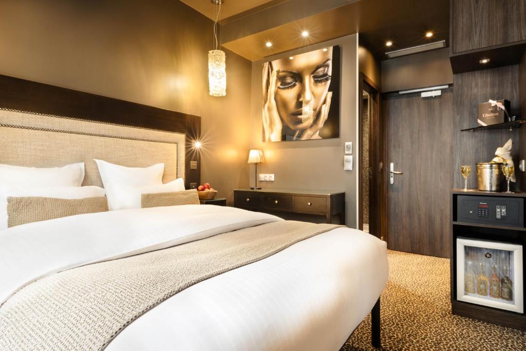 B Montmartre - Resim 22