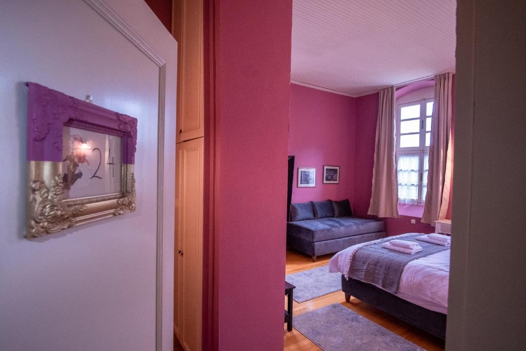 Voodi või voodid majutusasutuse The Old School Boutique Hotel toas