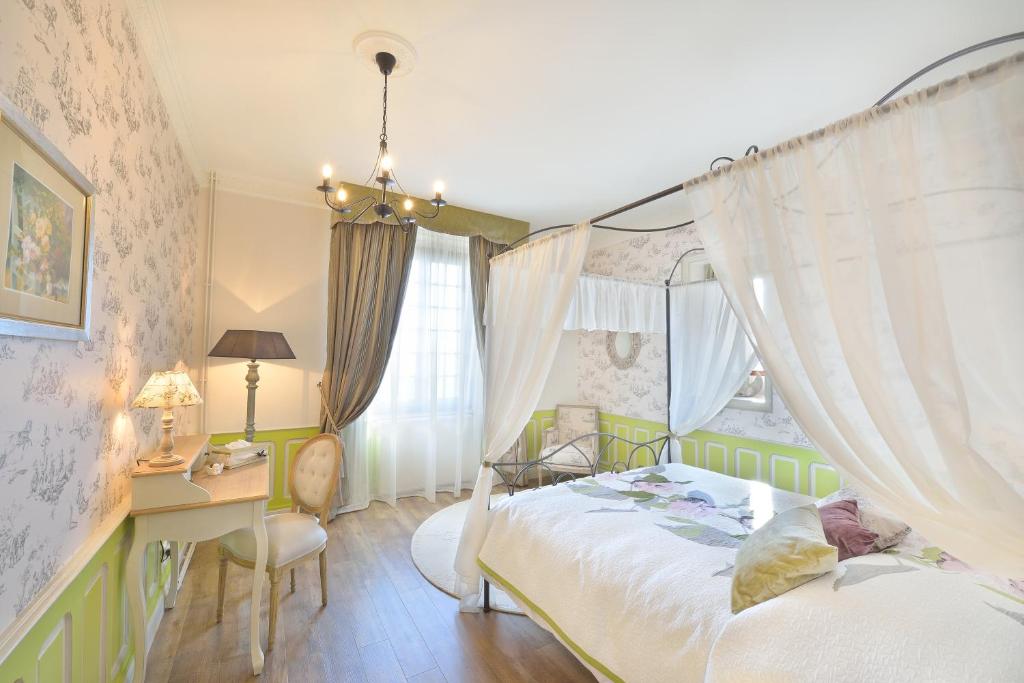 Le Château de Vernières - One-Bedroom Suite