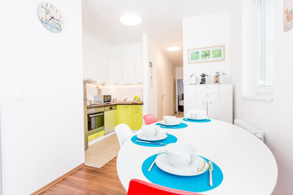 Simtown Suite Apartments - 10