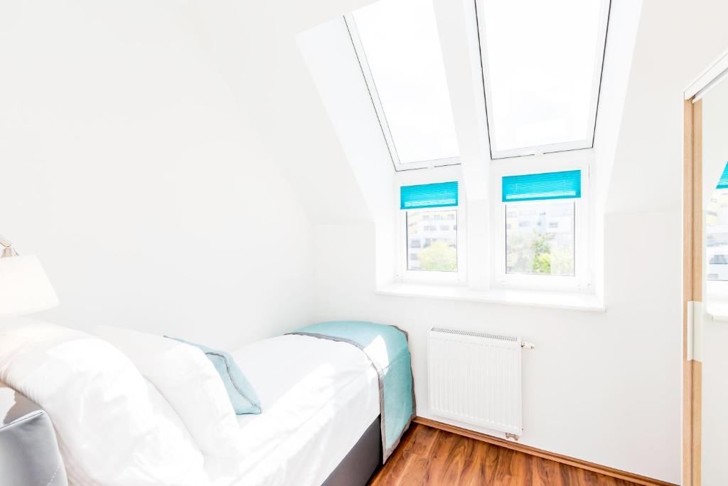 Simtown Suite Apartments - 13