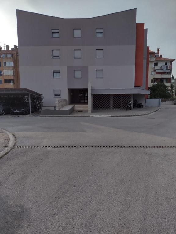 Budynek, w którym mieści się pensjonat