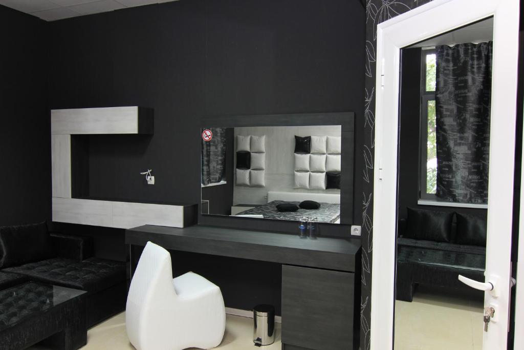 Kuchyň nebo kuchyňský kout v ubytování Bedroom Place Guest Rooms