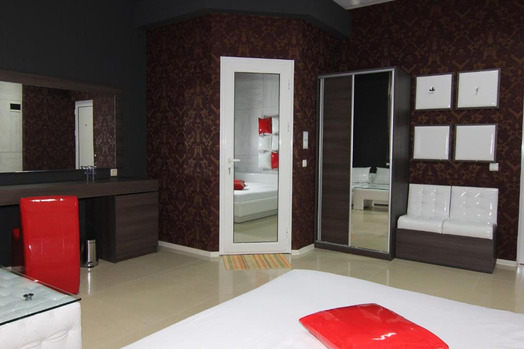 Postel nebo postele na pokoji v ubytování Bedroom Place Guest Rooms