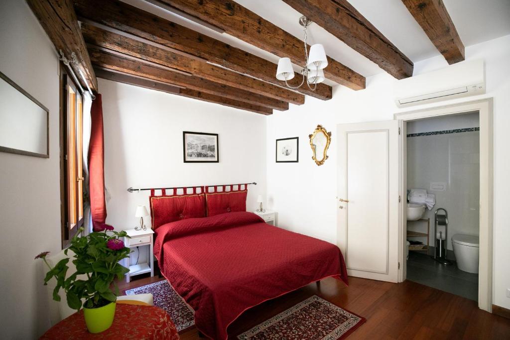 Hidden Gem in Venice - 17