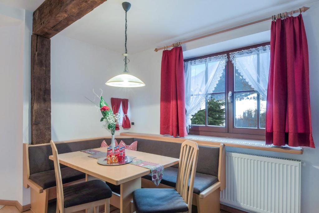Posedenie v ubytovaní Apartments Christa App B1