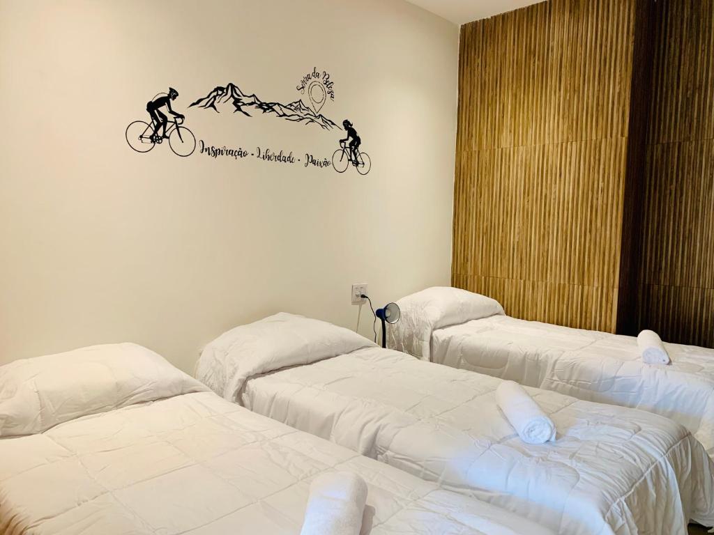 House Bike Sonora tesisinde bir odada yatak veya yataklar