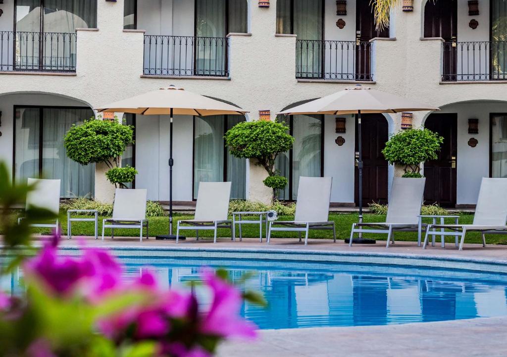 Bazén v ubytování Hotel Guadalajara Plaza Ejecutivo nebo v jeho okolí