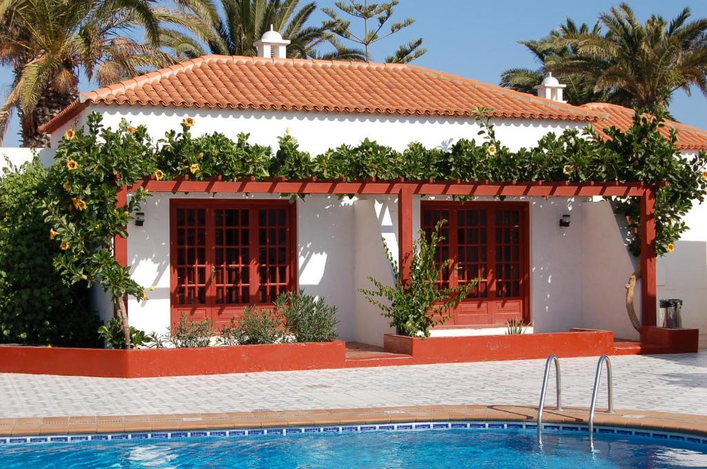 Bungalows Castillo Beach - One-Bedroom Apartment (2 Adults + 1 Child)