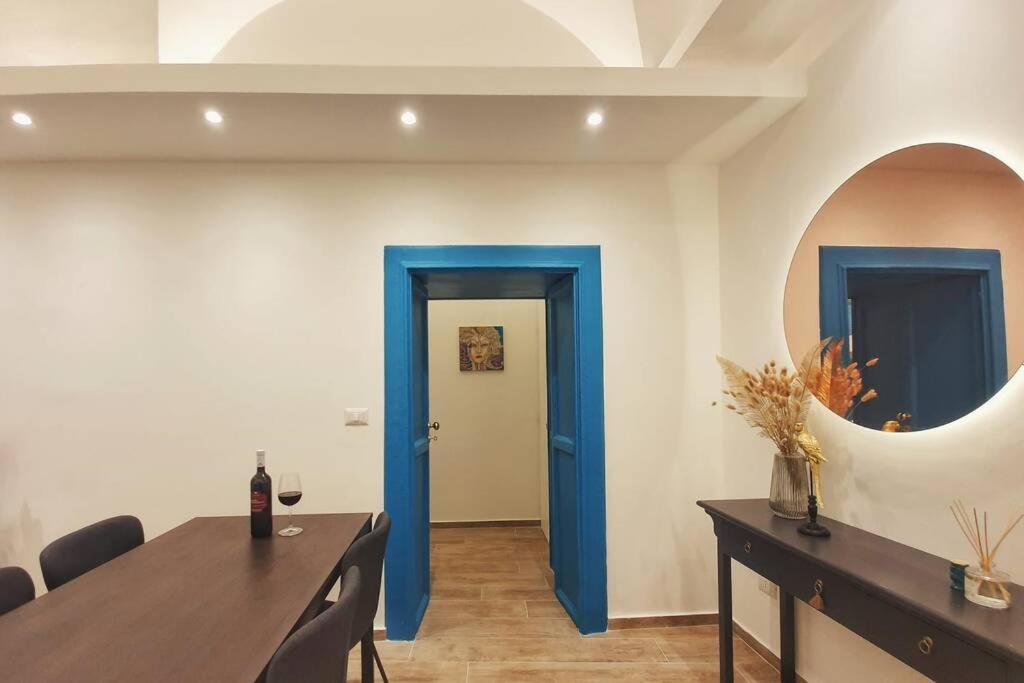 Zdjęcie z galerii obiektu BluMaison - charming holiday home w Katanii