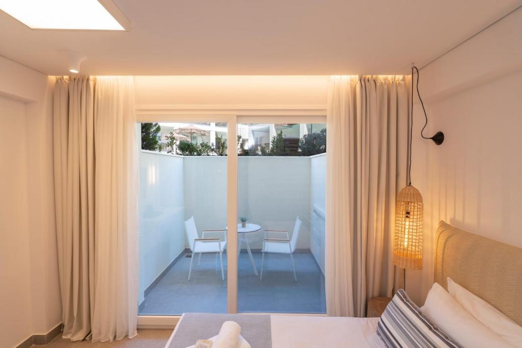 Mirablue Luxury Residences - 19