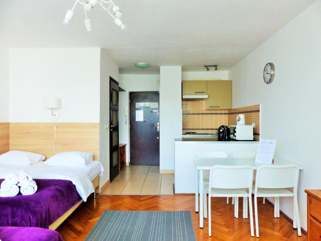 Hosapartments City Center - Studio (4 Adults)