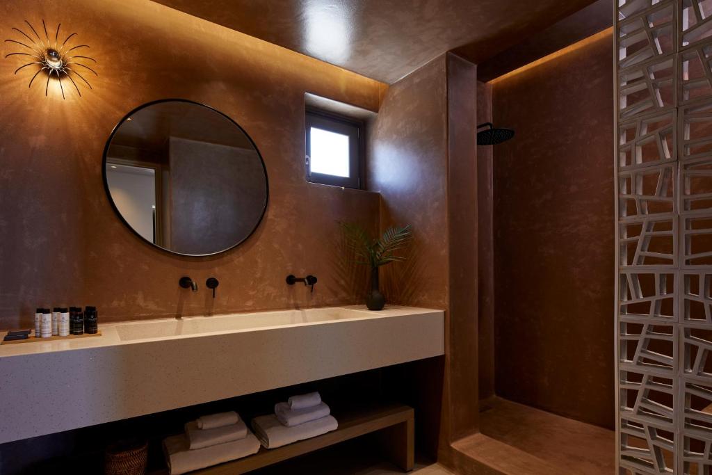 Koupelna v ubytování Halcyon Days Suites