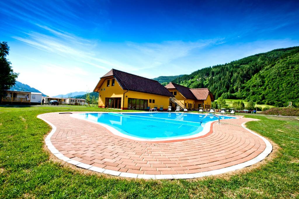Piscina di Albatross Mobile Homes on Camping Bella Austria o nelle vicinanze