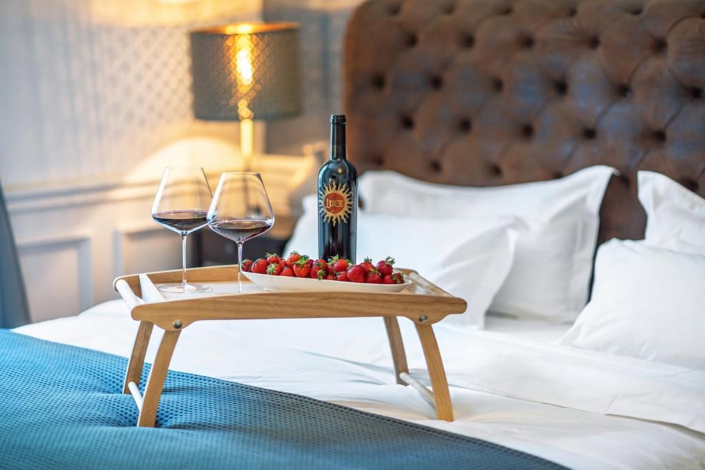 Evala luxury rooms with pool and garden - 8