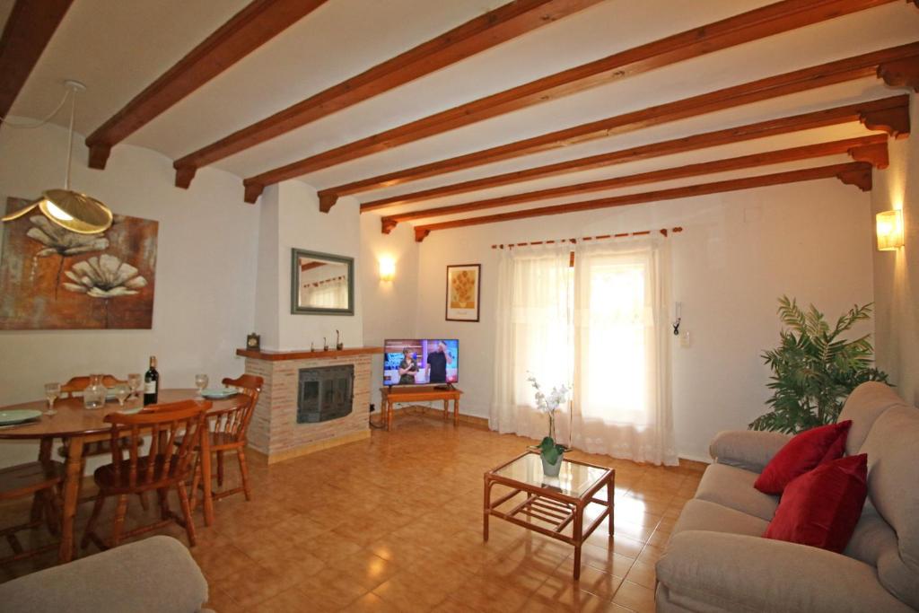 A television and/or entertainment centre at Residencial Tropicana