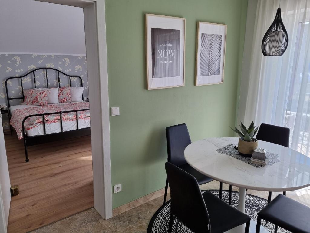 Postel nebo postele na pokoji v ubytování Ferienwohnung Binder Hubertusstraße