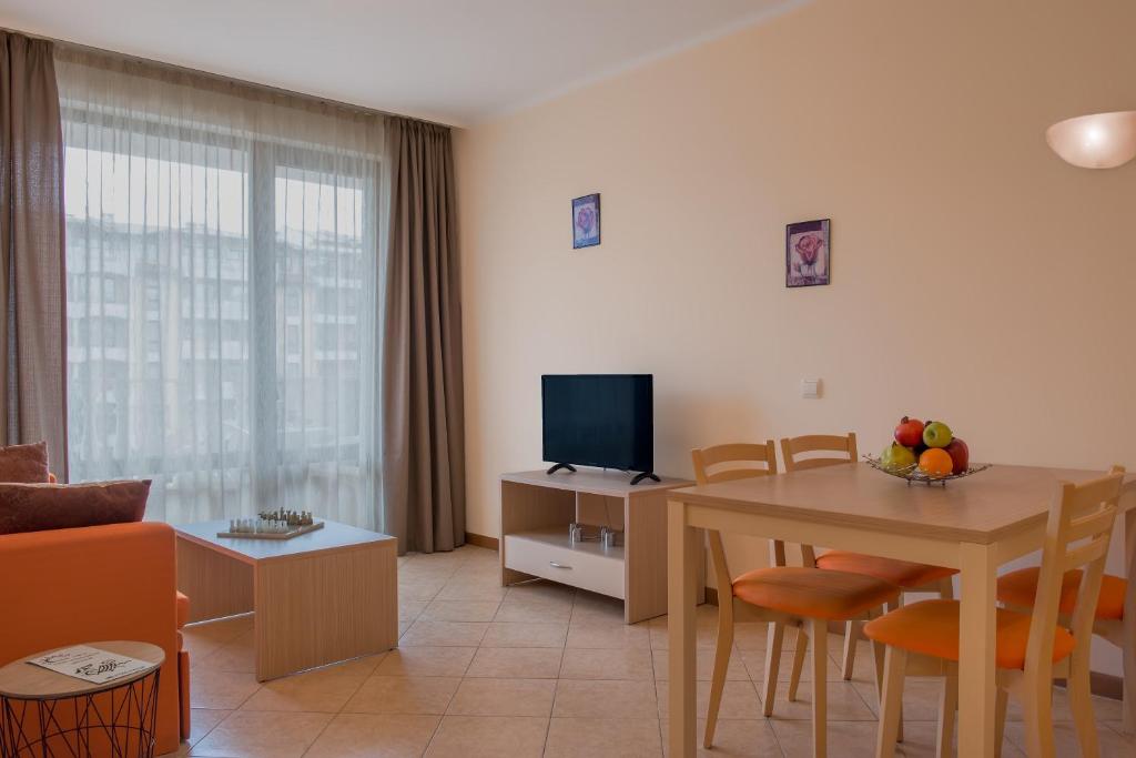 Royal Sun Apartments - One-Bedroom Apartment