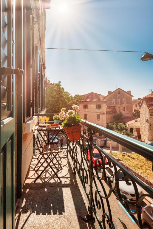 Evala luxury rooms with pool and garden - 17