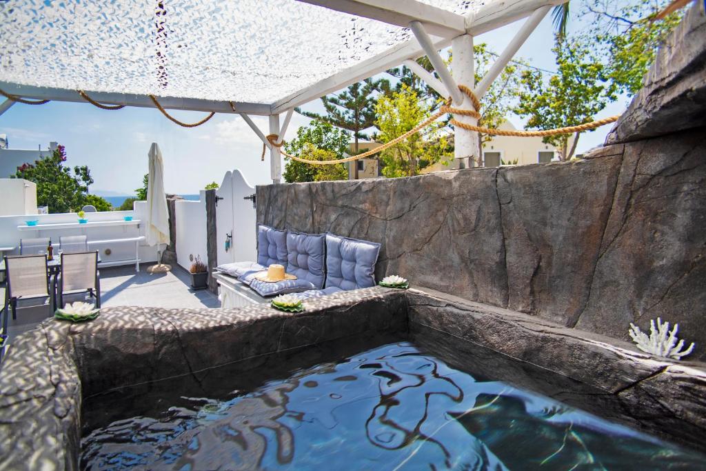 Bazén v ubytování Blue Dream - Santorini nebo v jeho okolí