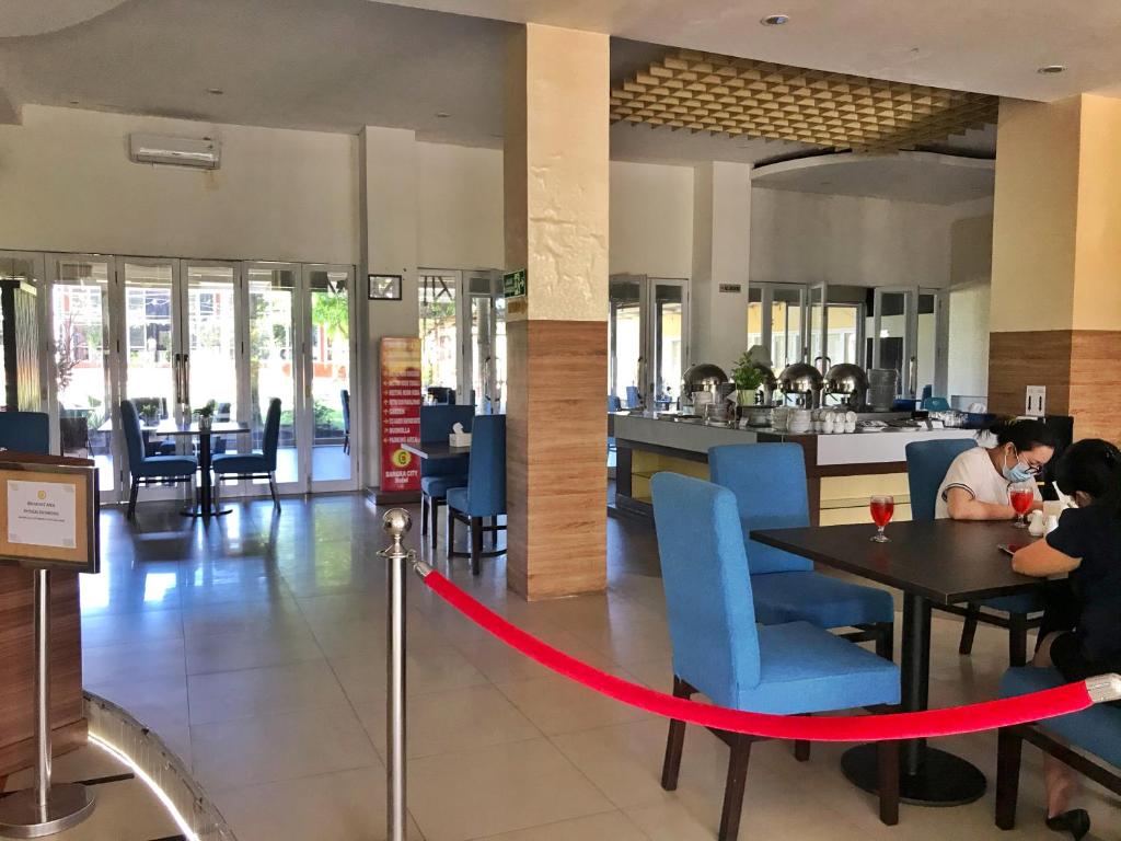 Restaurace v ubytování Bangka City Hotel
