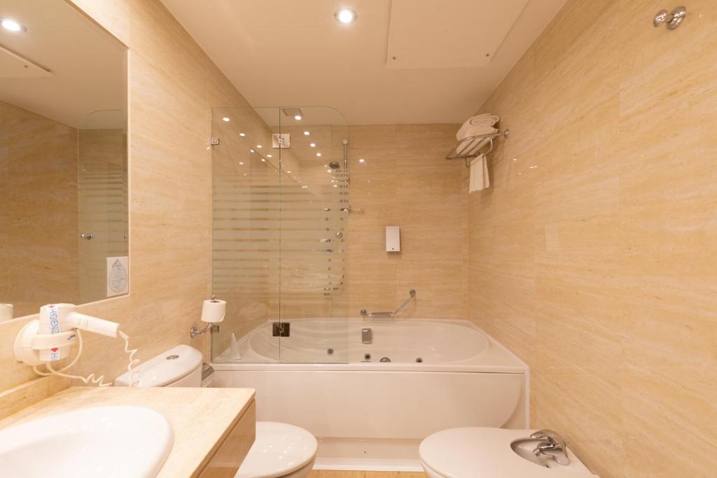 Koupelna v ubytování Hotel San Juan de los Reyes