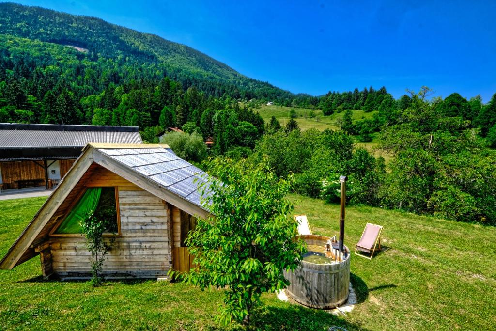 Příroda nedaleko luxury tent