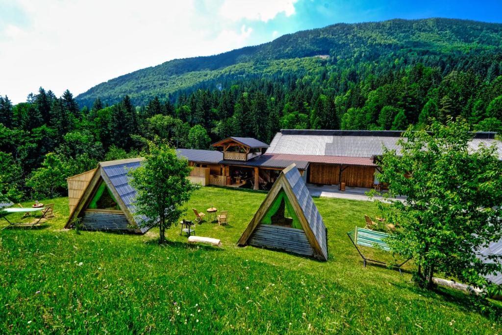 Příroda nedaleko luxury tent